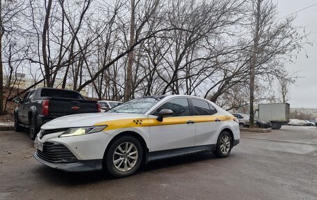 Toyota Camry, 2019 год, 2 090 000 рублей, 6 фотография