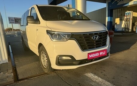 Hyundai H-1 II рестайлинг, 2020 год, 2 420 000 рублей, 13 фотография