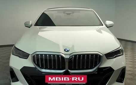 BMW 5 серия, 2023 год, 10 350 000 рублей, 2 фотография