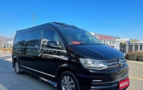 Volkswagen Caravelle T6 рестайлинг, 2018 год, 5 400 000 рублей, 1 фотография