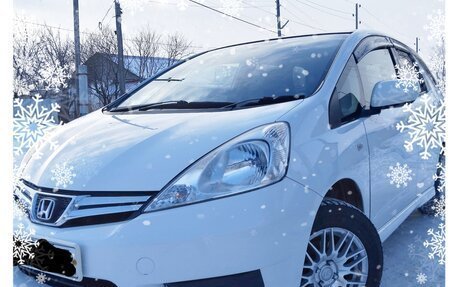 Honda Fit Shuttle I рестайлинг, 2013 год, 960 000 рублей, 1 фотография