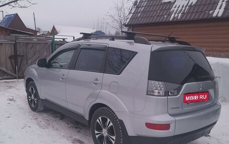 Mitsubishi Outlander III рестайлинг 3, 2011 год, 1 380 000 рублей, 11 фотография