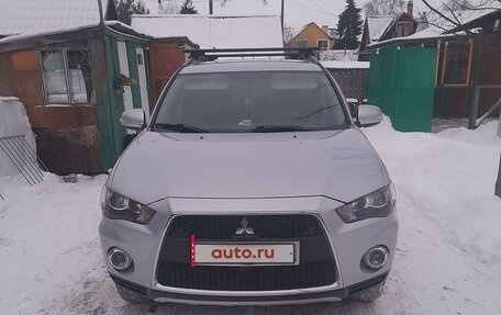 Mitsubishi Outlander III рестайлинг 3, 2011 год, 1 380 000 рублей, 10 фотография