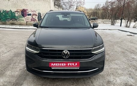 Volkswagen Tiguan II, 2021 год, 2 950 000 рублей, 3 фотография