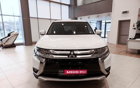 Mitsubishi Outlander III рестайлинг 3, 2017 год, 2 472 000 рублей, 2 фотография