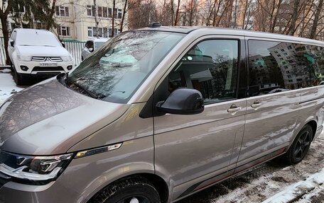 Volkswagen Multivan T6 рестайлинг, 2019 год, 7 600 000 рублей, 1 фотография