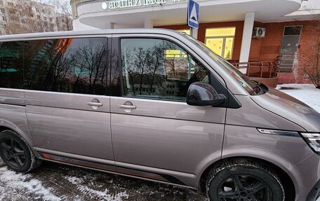 Volkswagen Multivan T6 рестайлинг, 2019 год, 7 600 000 рублей, 3 фотография