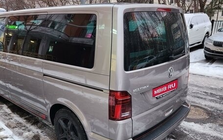 Volkswagen Multivan T6 рестайлинг, 2019 год, 7 600 000 рублей, 4 фотография