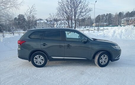 Mitsubishi Outlander III рестайлинг 3, 2015 год, 1 700 000 рублей, 1 фотография