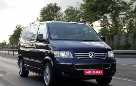 Volkswagen Transporter T5 рестайлинг, 2005 год, 900 000 рублей, 1 фотография