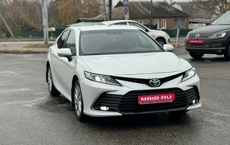 Toyota Camry, 2021 год, 2 850 000 рублей, 1 фотография