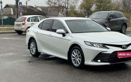 Toyota Camry, 2021 год, 2 850 000 рублей, 2 фотография