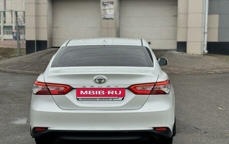 Toyota Camry, 2021 год, 2 850 000 рублей, 9 фотография