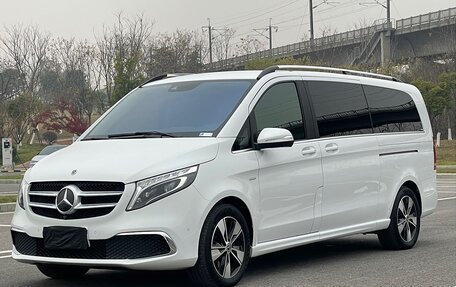 Mercedes-Benz V-Класс, 2022 год, 6 050 000 рублей, 3 фотография