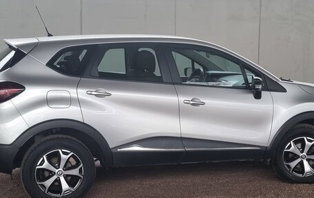 Renault Kaptur I рестайлинг, 2019 год, 1 975 000 рублей, 2 фотография