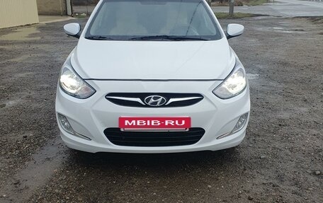 Hyundai Solaris II рестайлинг, 2013 год, 660 000 рублей, 13 фотография