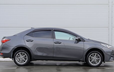 Toyota Corolla, 2018 год, 1 590 000 рублей, 2 фотография