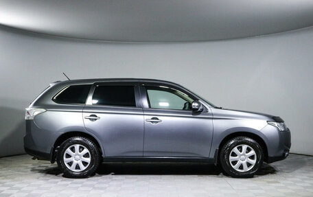 Mitsubishi Outlander III рестайлинг 3, 2013 год, 1 725 000 рублей, 4 фотография