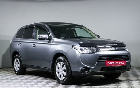 Mitsubishi Outlander III рестайлинг 3, 2013 год, 1 725 000 рублей, 3 фотография