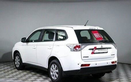 Mitsubishi Outlander III рестайлинг 3, 2013 год, 1 644 500 рублей, 7 фотография