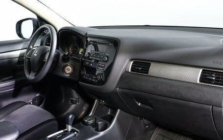 Mitsubishi Outlander III рестайлинг 3, 2013 год, 1 644 500 рублей, 9 фотография