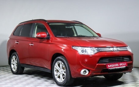 Mitsubishi Outlander III рестайлинг 3, 2013 год, 1 265 000 рублей, 3 фотография