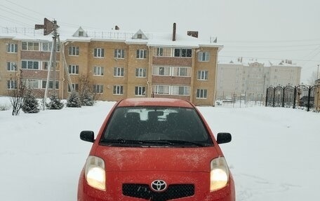 Toyota Yaris III рестайлинг, 2007 год, 520 000 рублей, 3 фотография