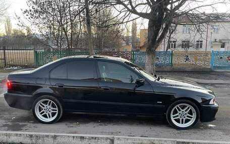 BMW 5 серия, 2002 год, 1 300 000 рублей, 3 фотография