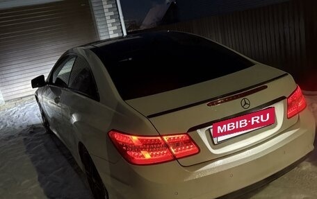 Mercedes-Benz E-Класс, 2011 год, 1 850 000 рублей, 4 фотография