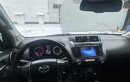 Toyota Land Cruiser Prado 150 рестайлинг 2, 2016 год, 3 245 000 рублей, 9 фотография