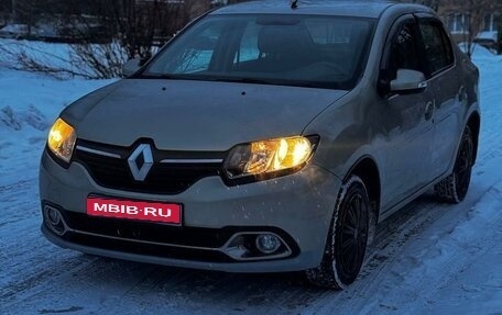 Renault Logan II, 2017 год, 810 000 рублей, 1 фотография