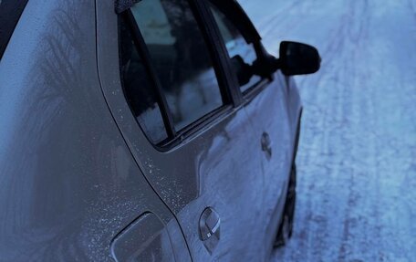 Renault Logan II, 2017 год, 810 000 рублей, 3 фотография