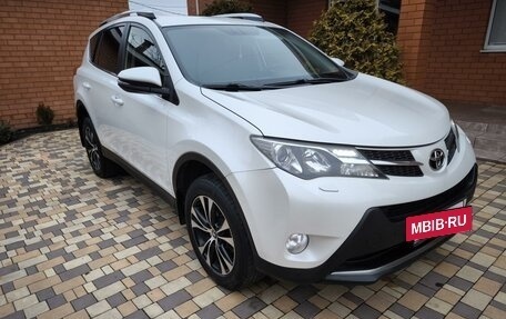 Toyota RAV4, 2015 год, 2 550 000 рублей, 2 фотография