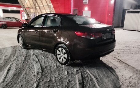 KIA Rio III рестайлинг, 2015 год, 700 000 рублей, 3 фотография