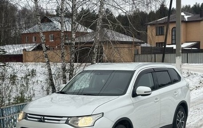 Mitsubishi Outlander III рестайлинг 3, 2014 год, 1 377 000 рублей, 1 фотография