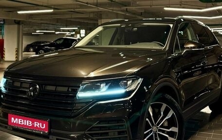 Volkswagen Touareg III, 2020 год, 5 800 000 рублей, 1 фотография