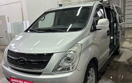 Hyundai Grand Starex Grand Starex I рестайлинг 2, 2009 год, 1 700 000 рублей, 31 фотография