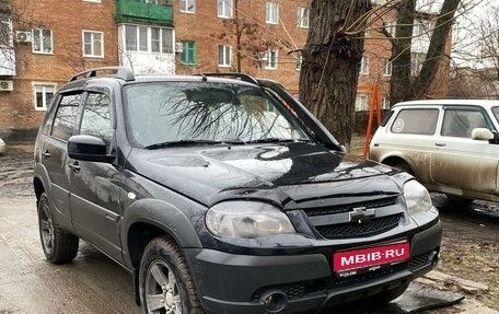 Chevrolet Niva I рестайлинг, 2018 год, 950 000 рублей, 1 фотография