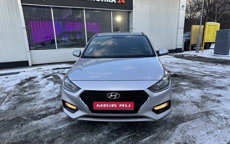 Hyundai Solaris II рестайлинг, 2018 год, 1 300 000 рублей, 1 фотография