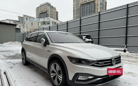 Volkswagen Passat B8 рестайлинг, 2019 год, 4 500 000 рублей, 3 фотография