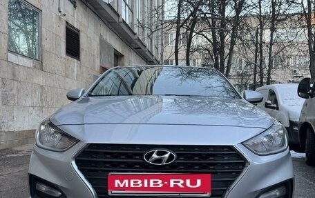 Hyundai Solaris II рестайлинг, 2018 год, 1 300 000 рублей, 9 фотография