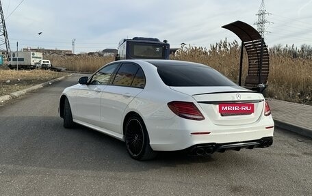 Mercedes-Benz E-Класс, 2016 год, 3 350 000 рублей, 4 фотография