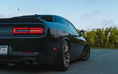 Dodge Challenger III рестайлинг 2, 2018 год, 4 500 000 рублей, 9 фотография