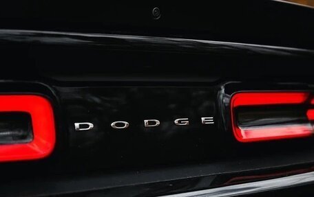 Dodge Challenger III рестайлинг 2, 2018 год, 4 500 000 рублей, 20 фотография