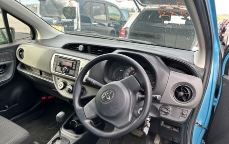 Toyota Vitz, 2015 год, 750 000 рублей, 6 фотография