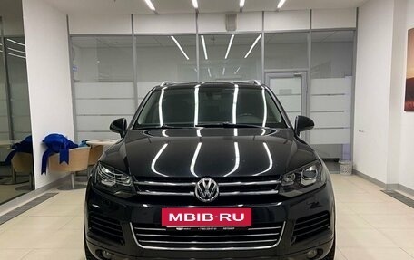 Volkswagen Touareg III, 2011 год, 2 250 000 рублей, 2 фотография