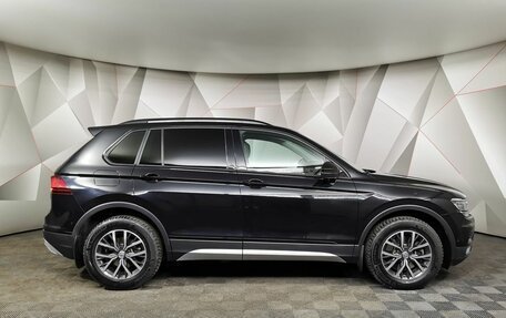 Volkswagen Tiguan II, 2019 год, 2 755 000 рублей, 6 фотография