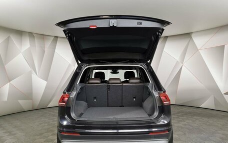 Volkswagen Tiguan II, 2019 год, 2 755 000 рублей, 19 фотография