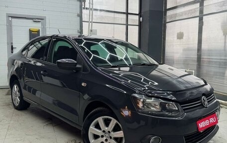 Volkswagen Polo VI (EU Market), 2012 год, 800 000 рублей, 1 фотография