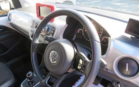 Volkswagen up! I рестайлинг, 2013 год, 574 000 рублей, 10 фотография